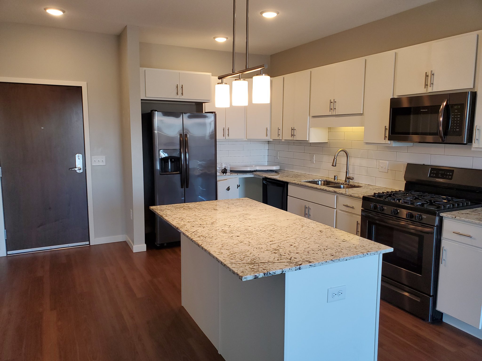 Mendota Heights Apartment: 2160 Highway 13
