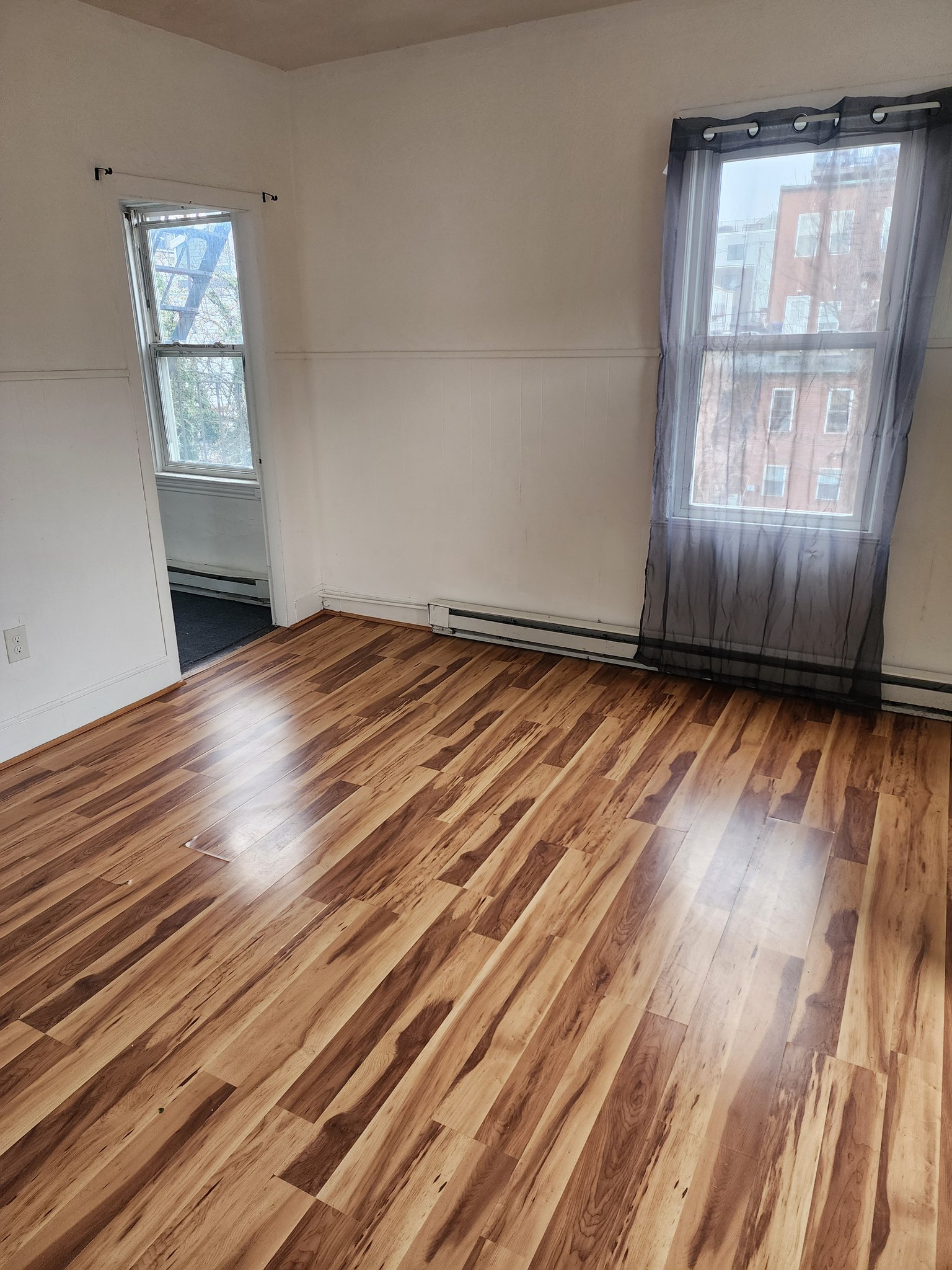 East Boston Apartment: 49 Everett St