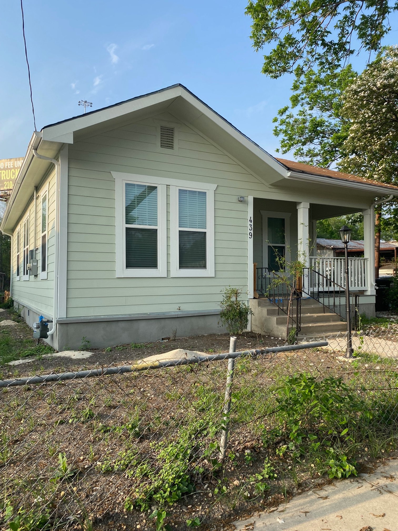San Antonio House: 439 Dunning
