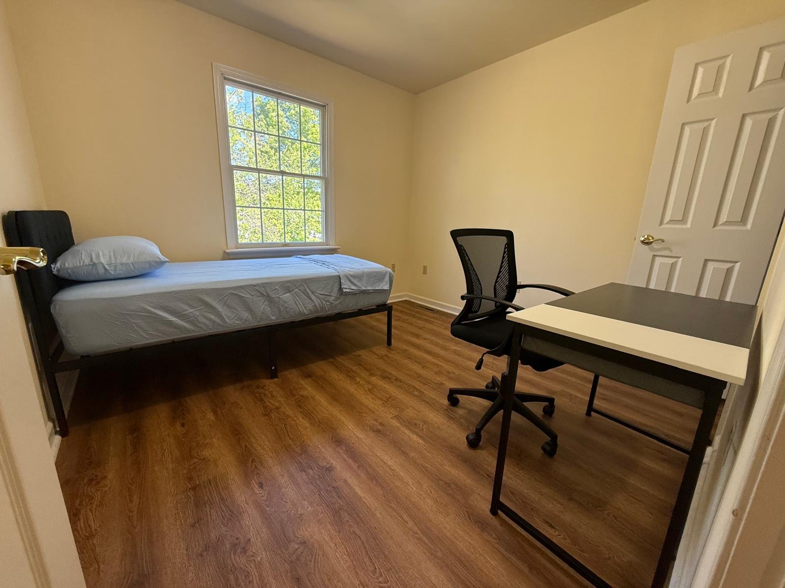 Enola Townhome: 4106 Caissons Ct