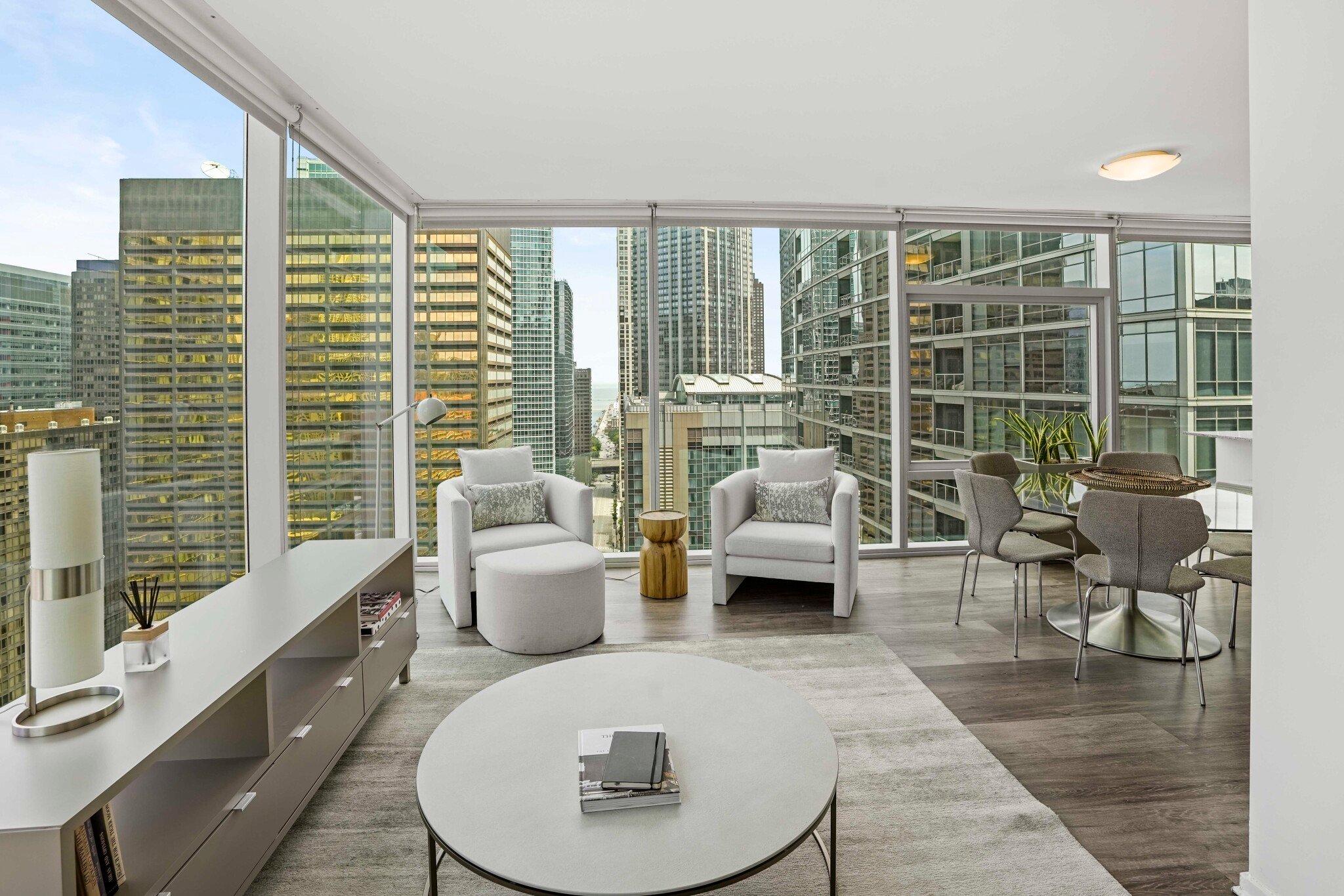 Chicago Condo: 222 E Illinois St