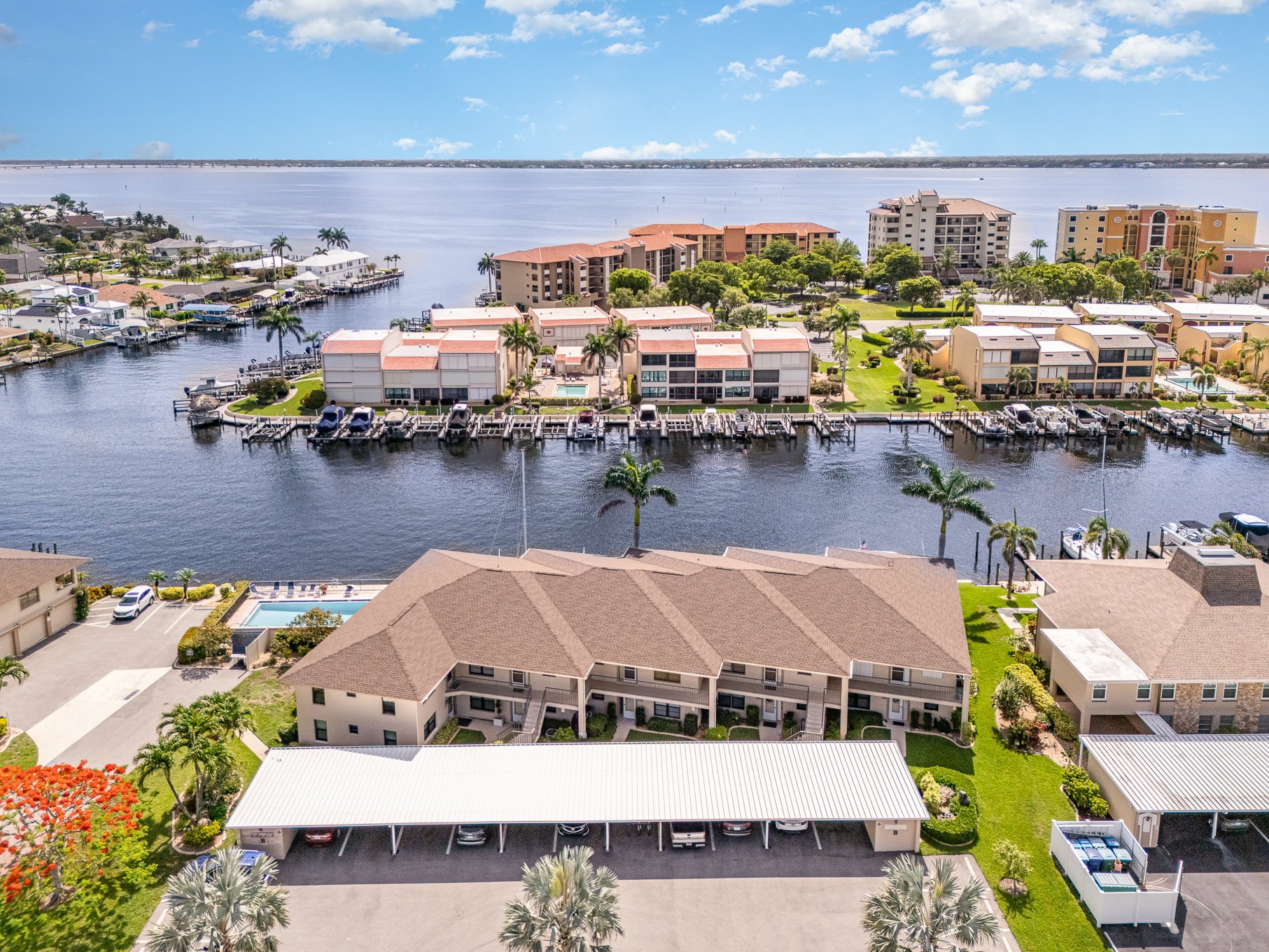 Fort Myers Condo: 4005 SE 19th Place