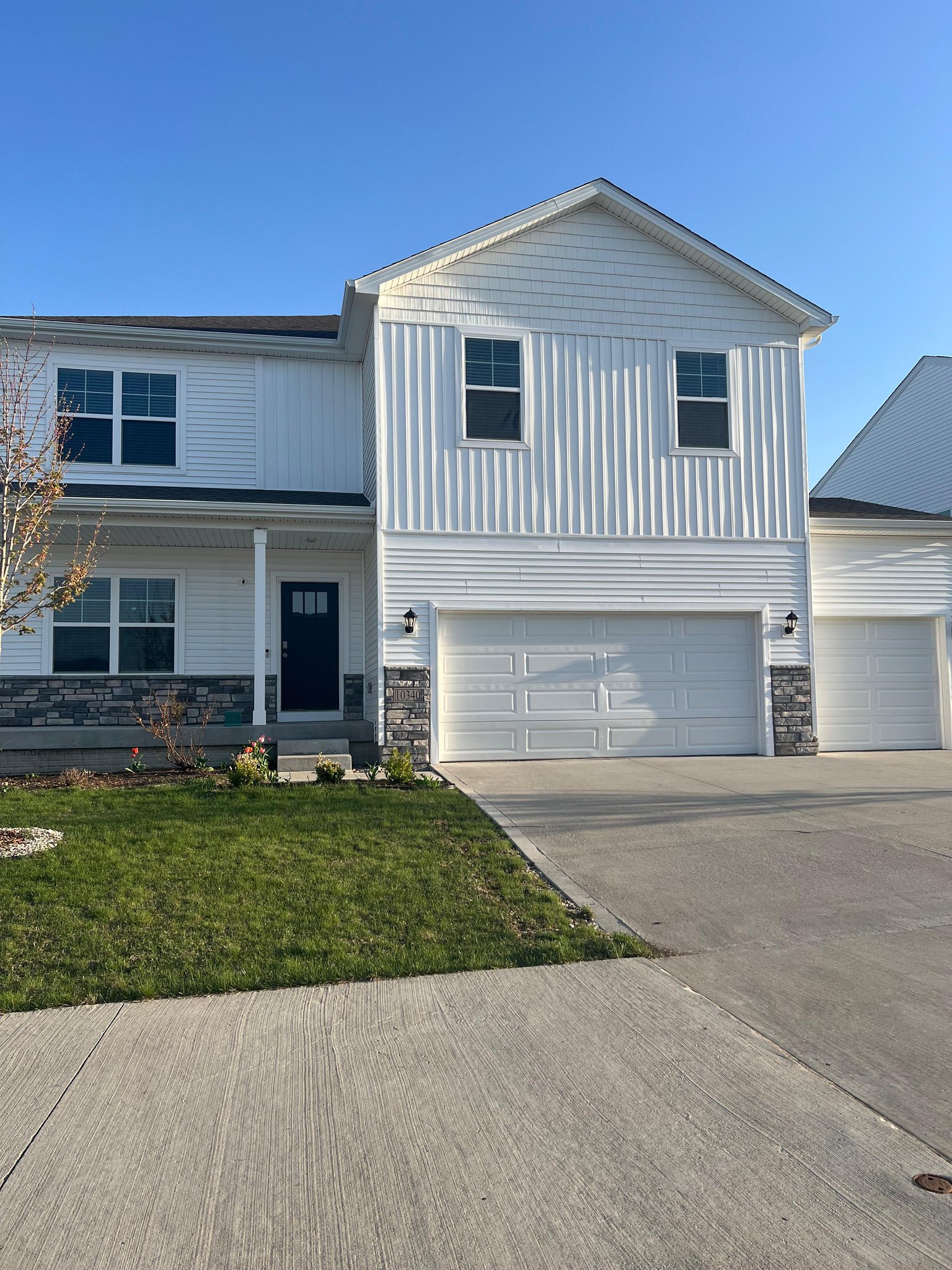 Johnston House: 10340 Powell Ave