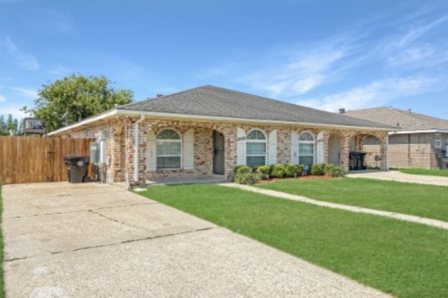 New Orleans Townhome: 7230 Yorktown Drive