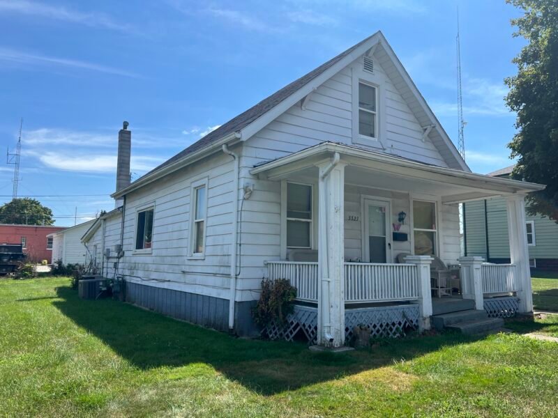 Steger House: 3323 Halsted St