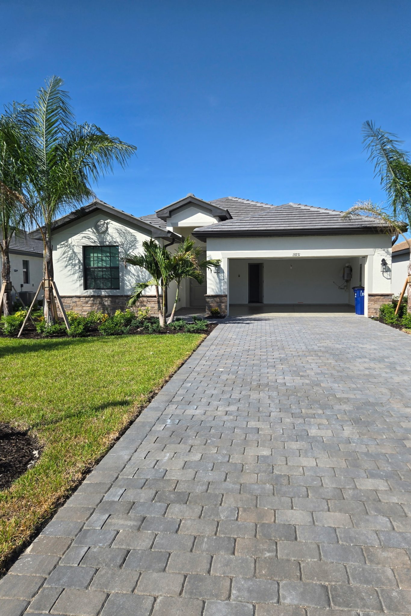 Estero House: 19231 Gentry Pl