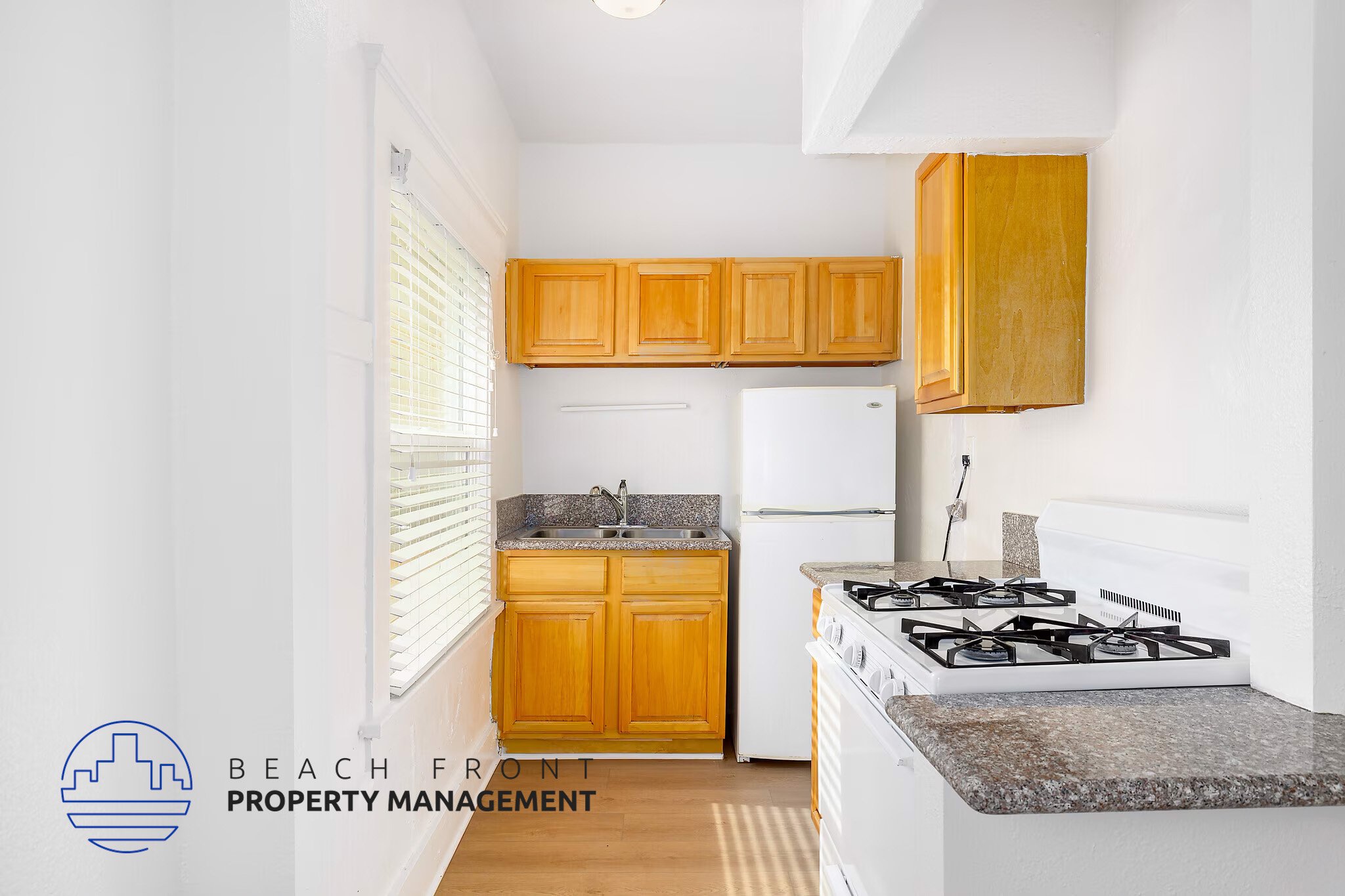 Los Angeles Apartment: 463 S Hartford Ave