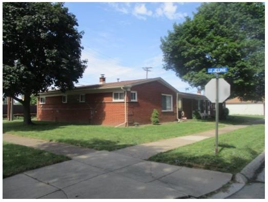 Lincoln Park Apartment: 581 O' Connor Ave.