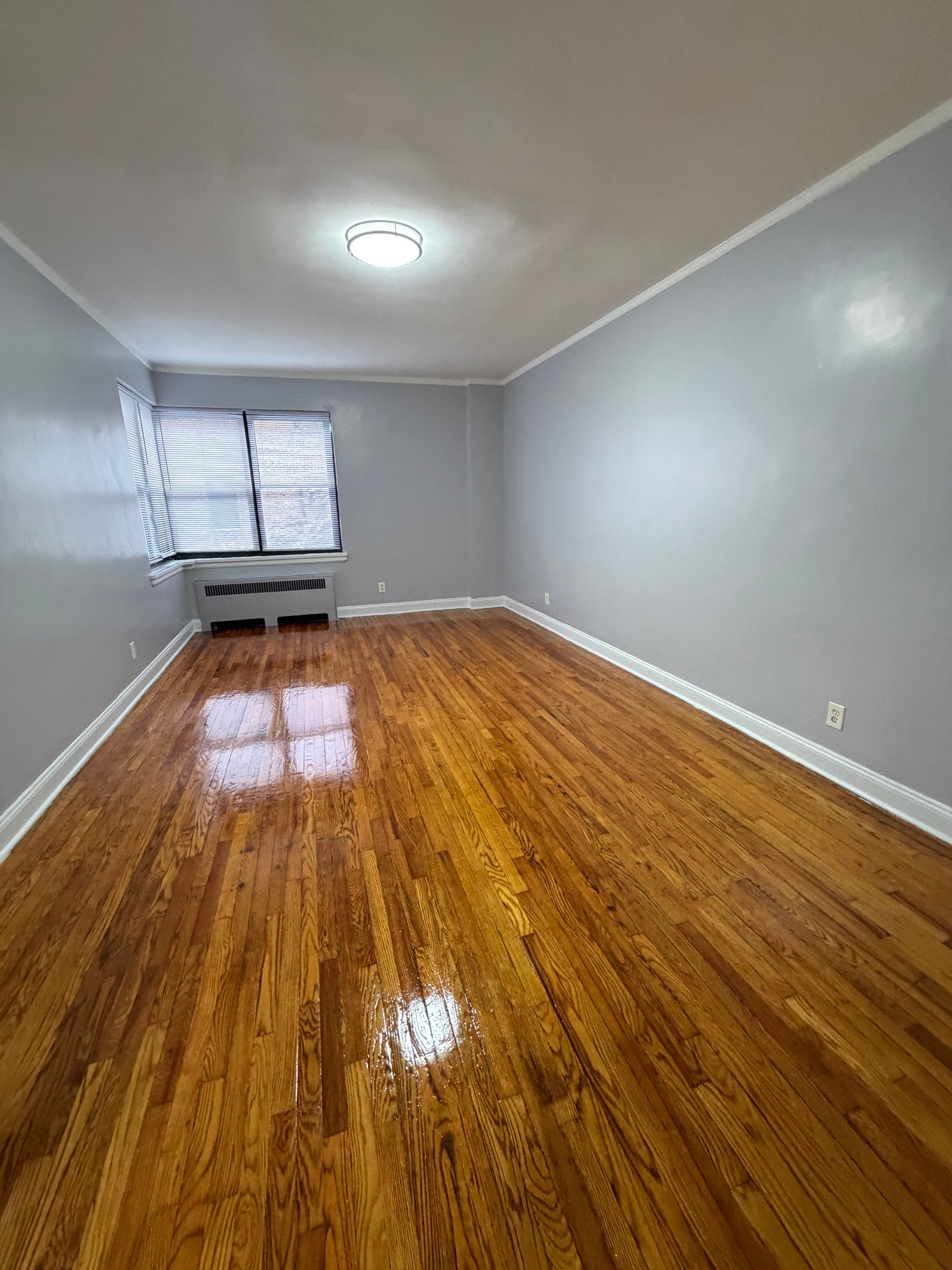 East Orange Apartment: 33 S Munn Ave