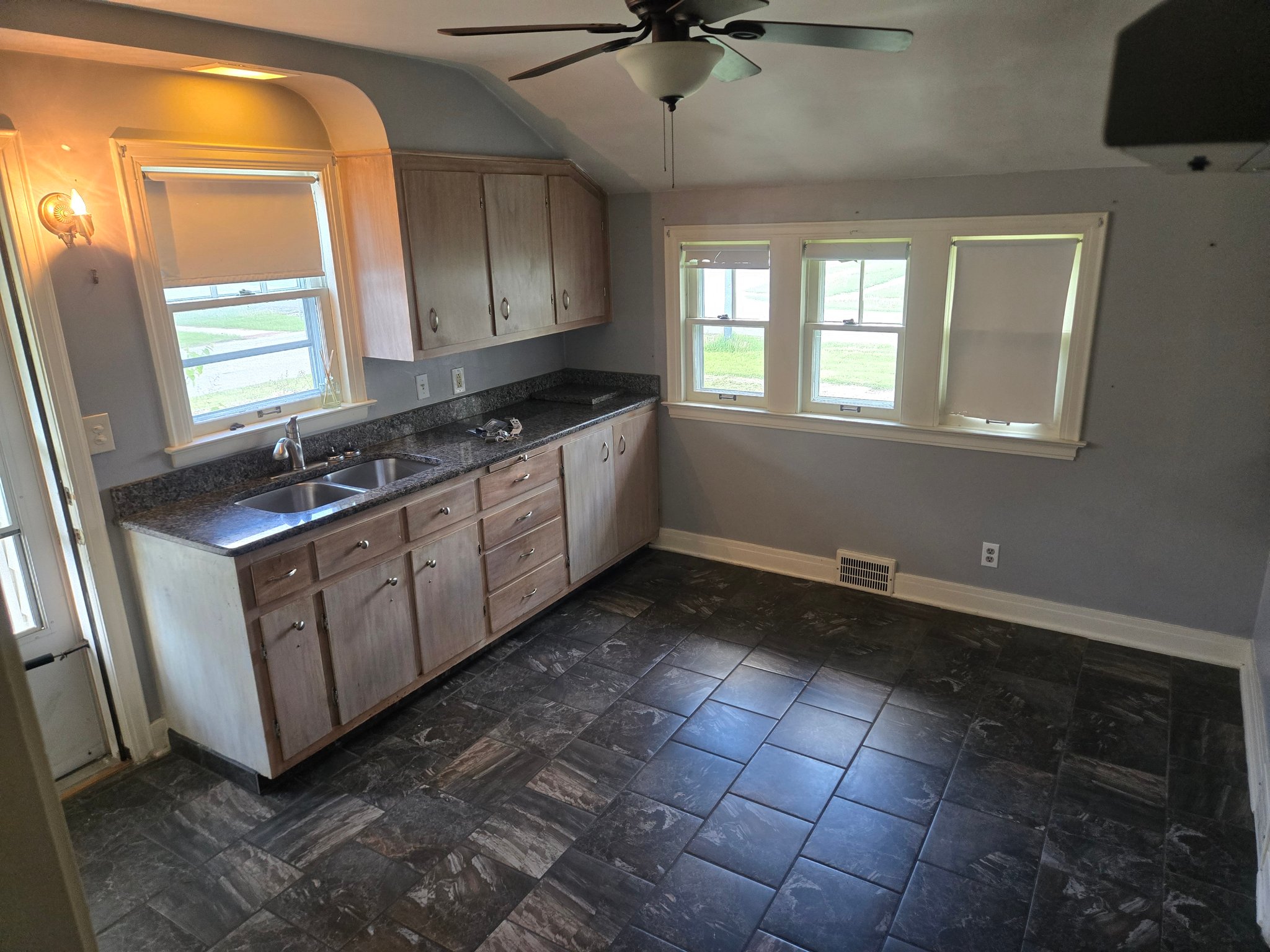 Warren House: 306 Hazelwood