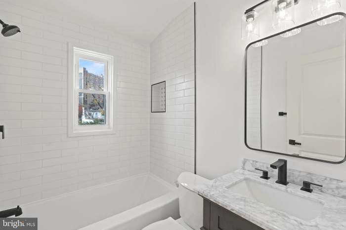 Alexandria Townhome: 10 E Taylor Run Pkwy