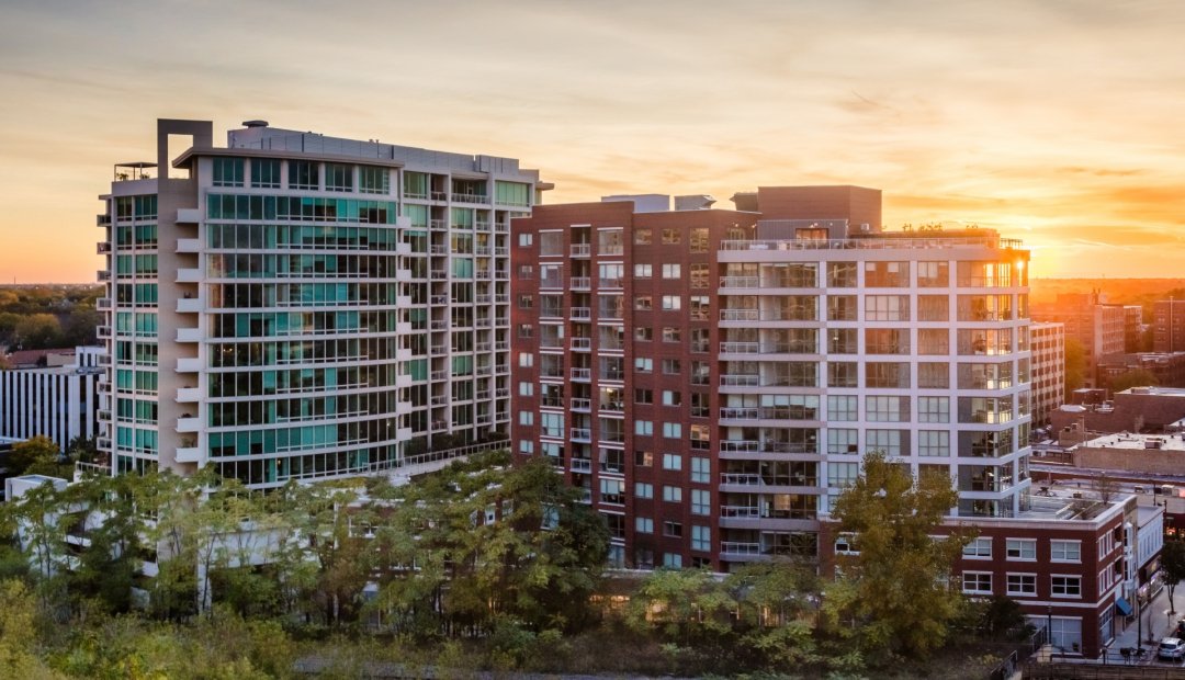 Chicago Apartment: 1590 Elmwood Ave