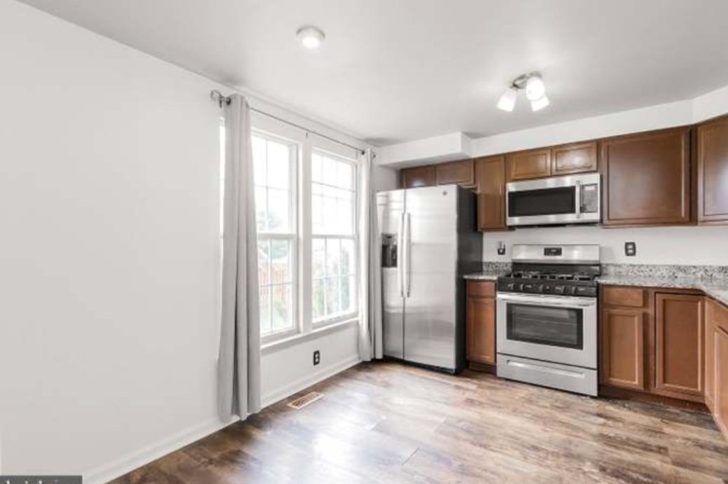Sterling Townhome: 45310 Gable Sq