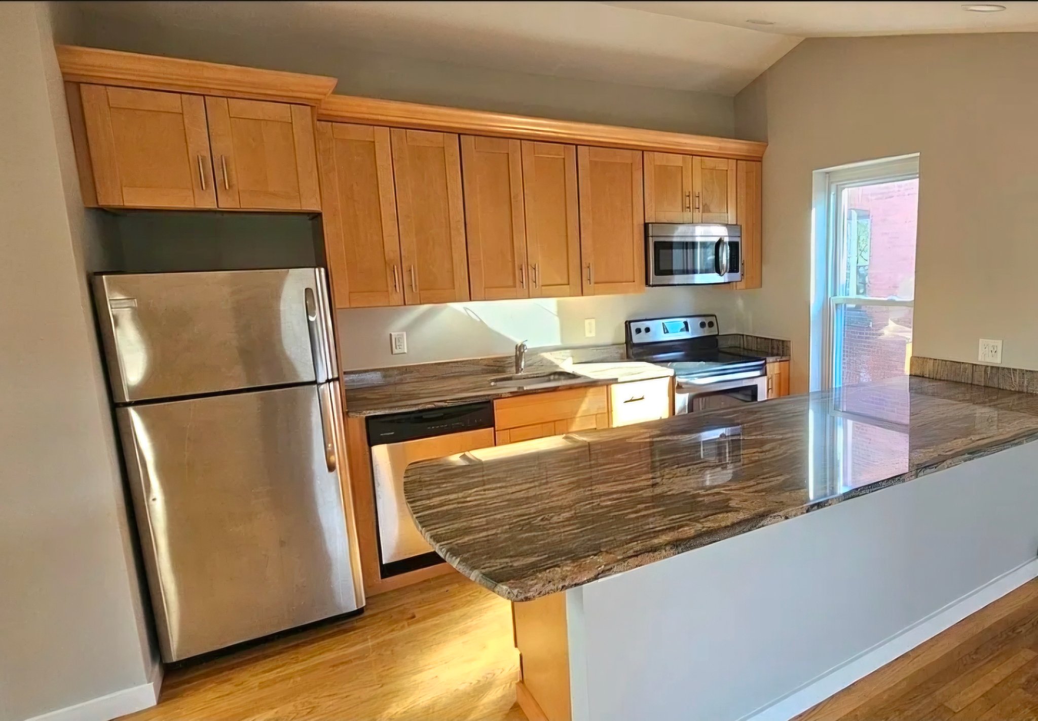 New Haven Apartment: 533 Chapel St