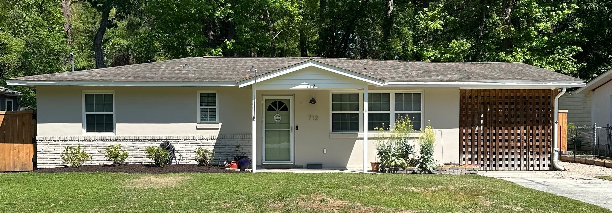 Charleston House: 712 Tahoe Street