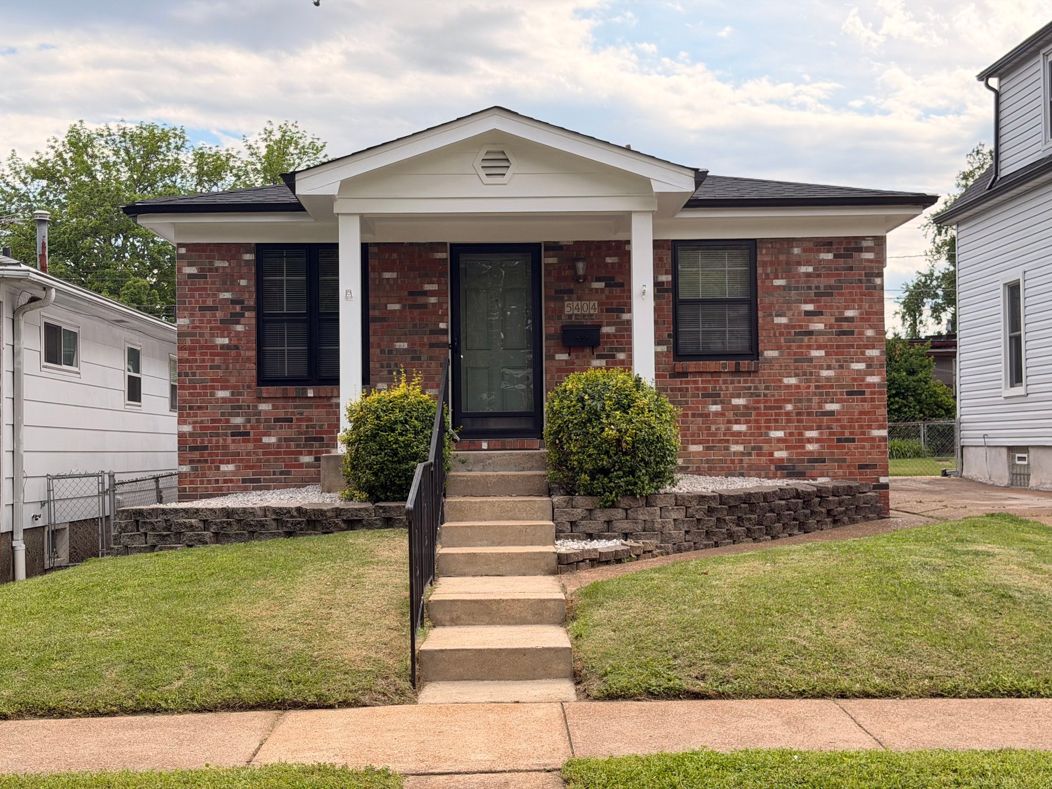 St. Louis House: 5404 Quincy st