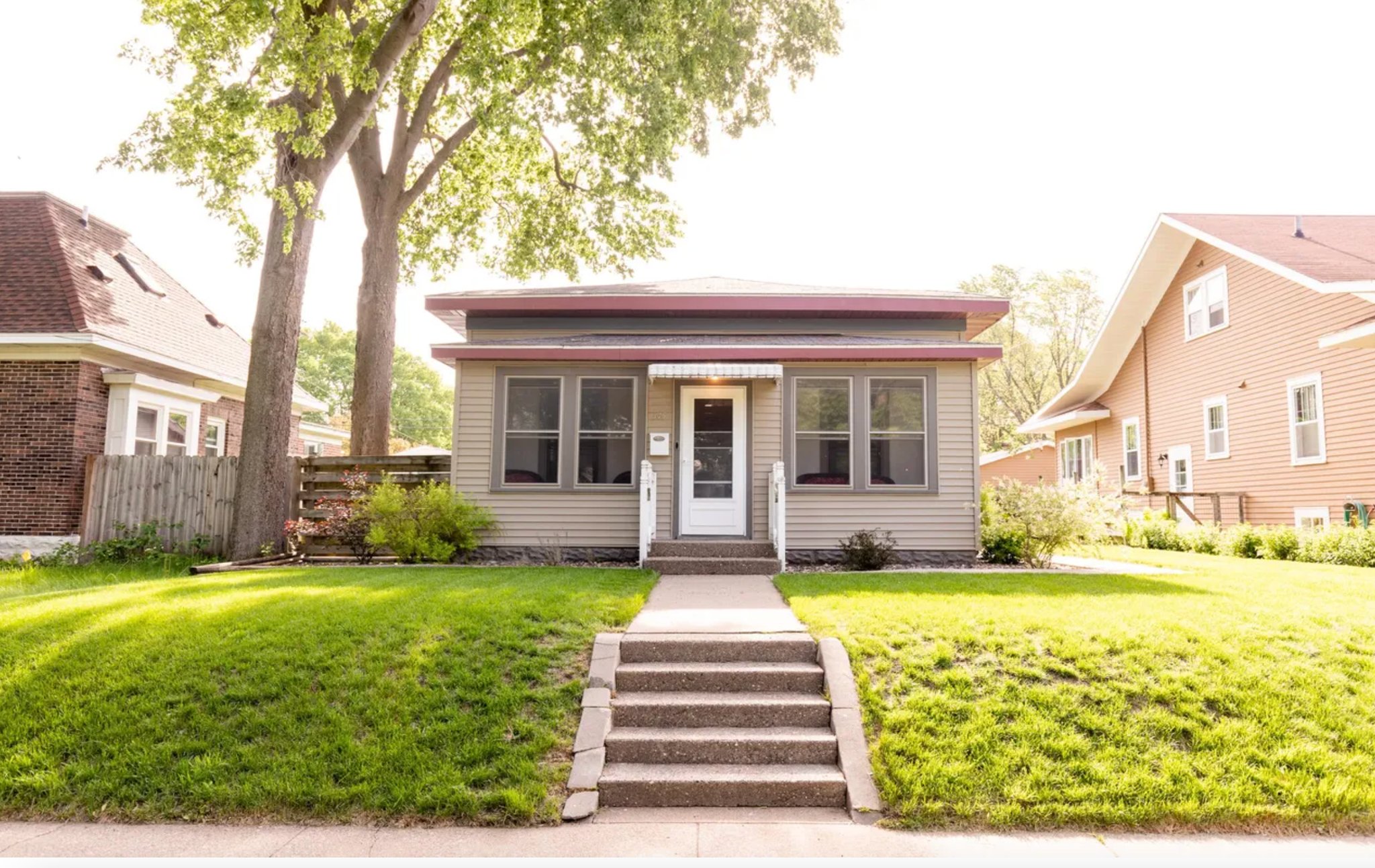 La Crosse House: 345 20th Street South