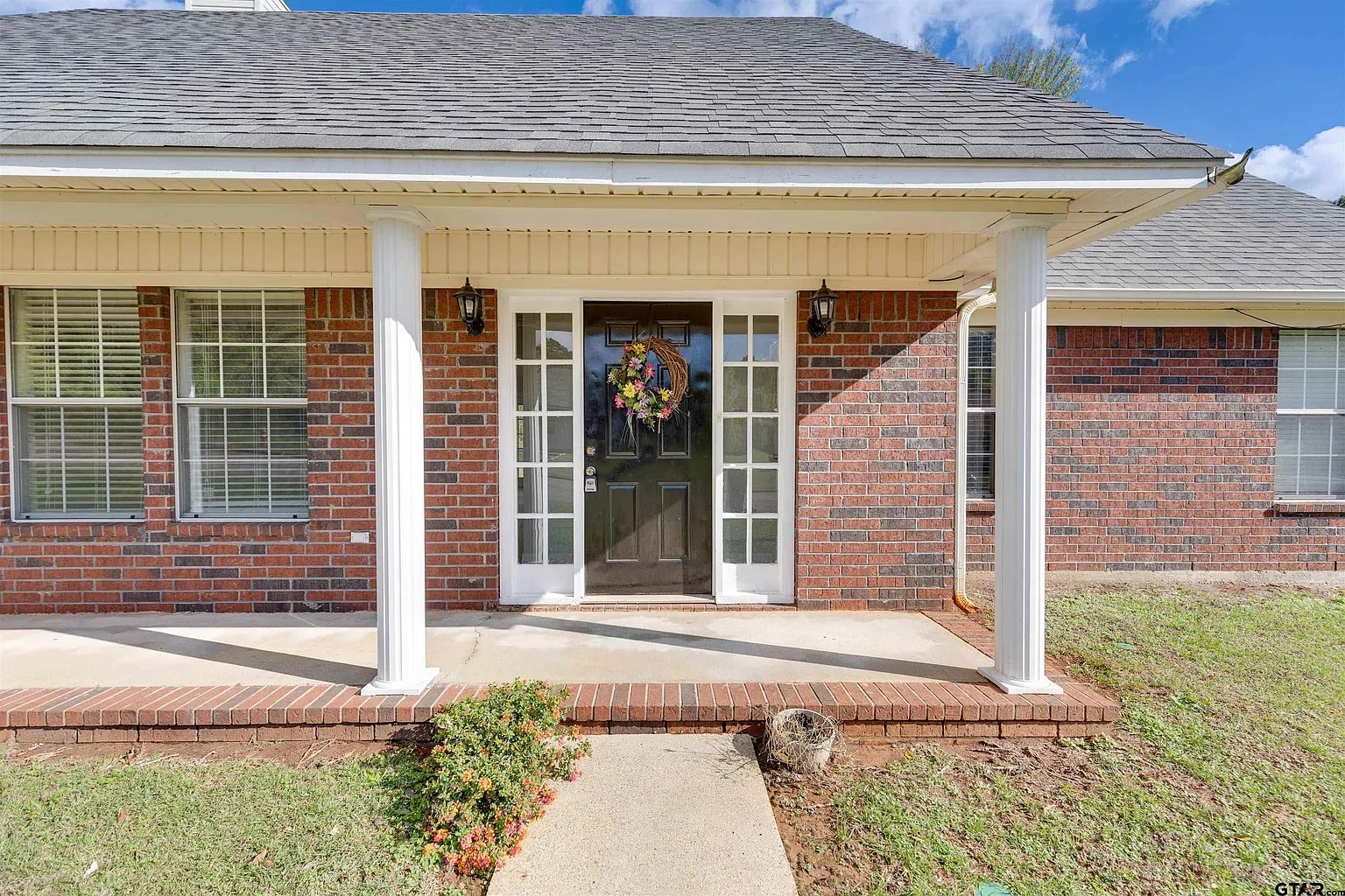 Daingerfield House: 118 E G McMillan Way