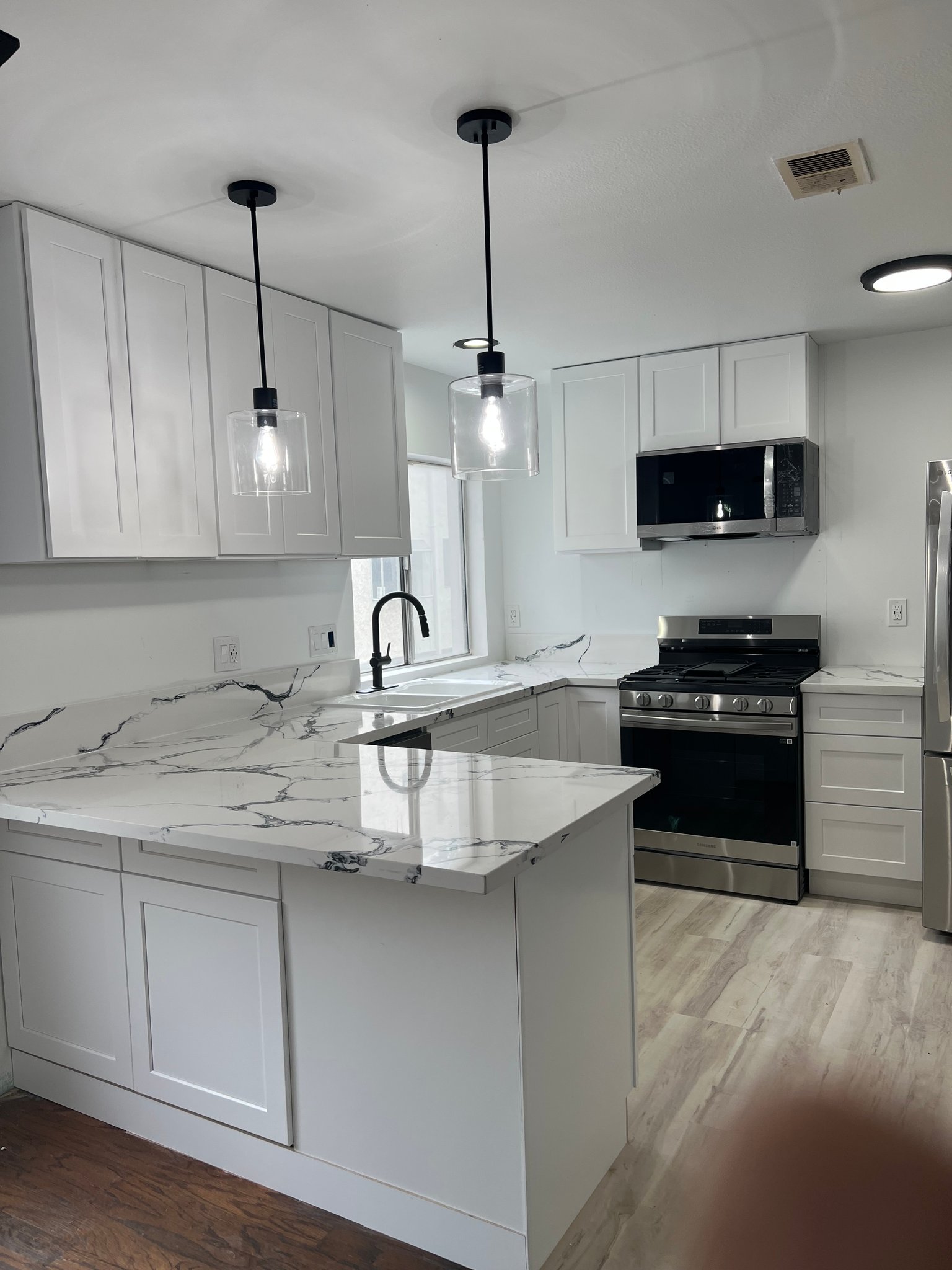 Los Angeles Condo: 1101 Laveta Terrace