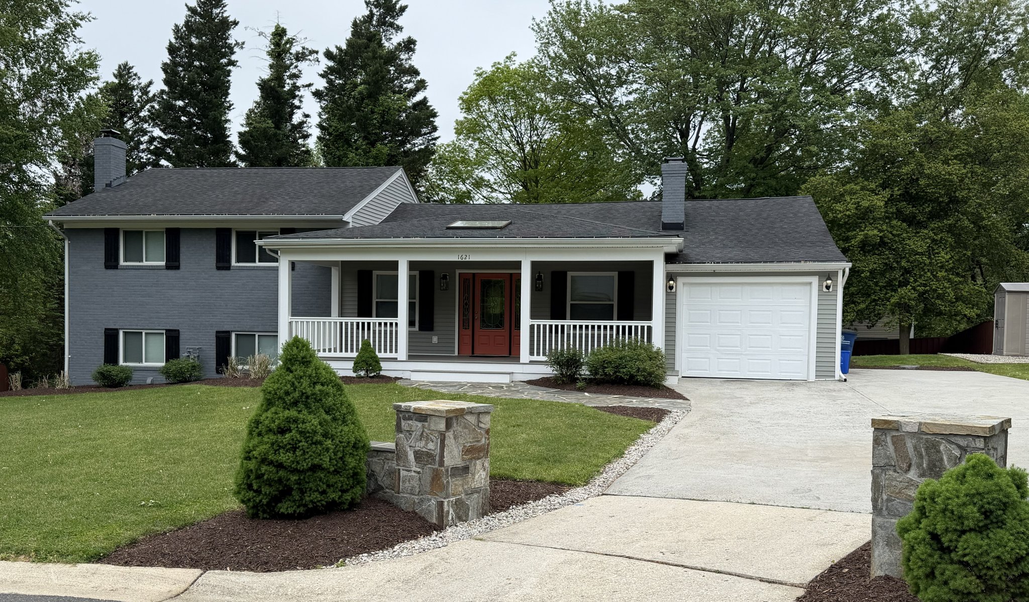 Silver Spring House: 1621 Oaklawn Court