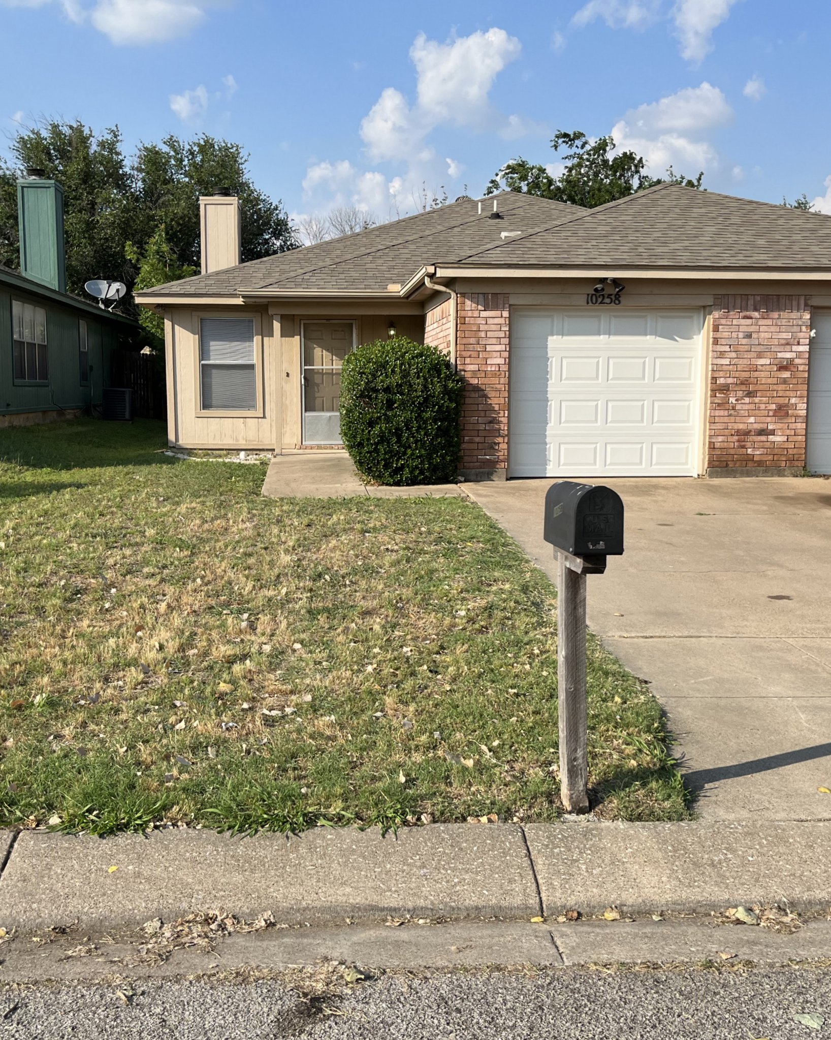 Fort Worth Townhome: 10258 Aurora Dr.
