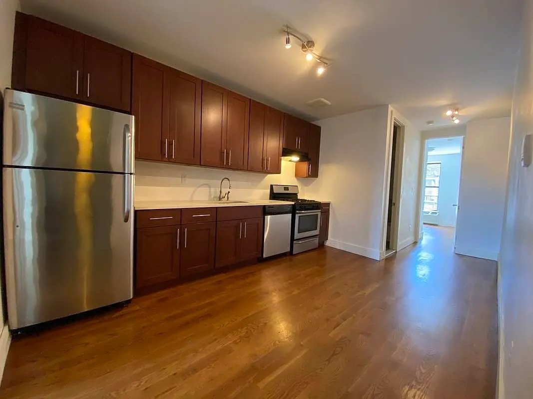 Brooklyn Apartment: 848 Madison St