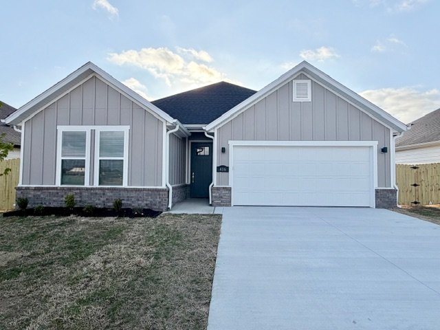 Fayetteville House: 416 S Calico