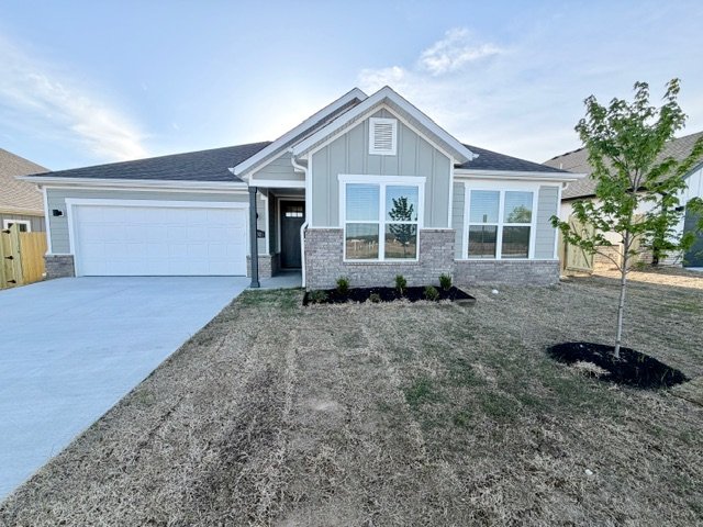 Fayetteville House: 502 S Calico Ave