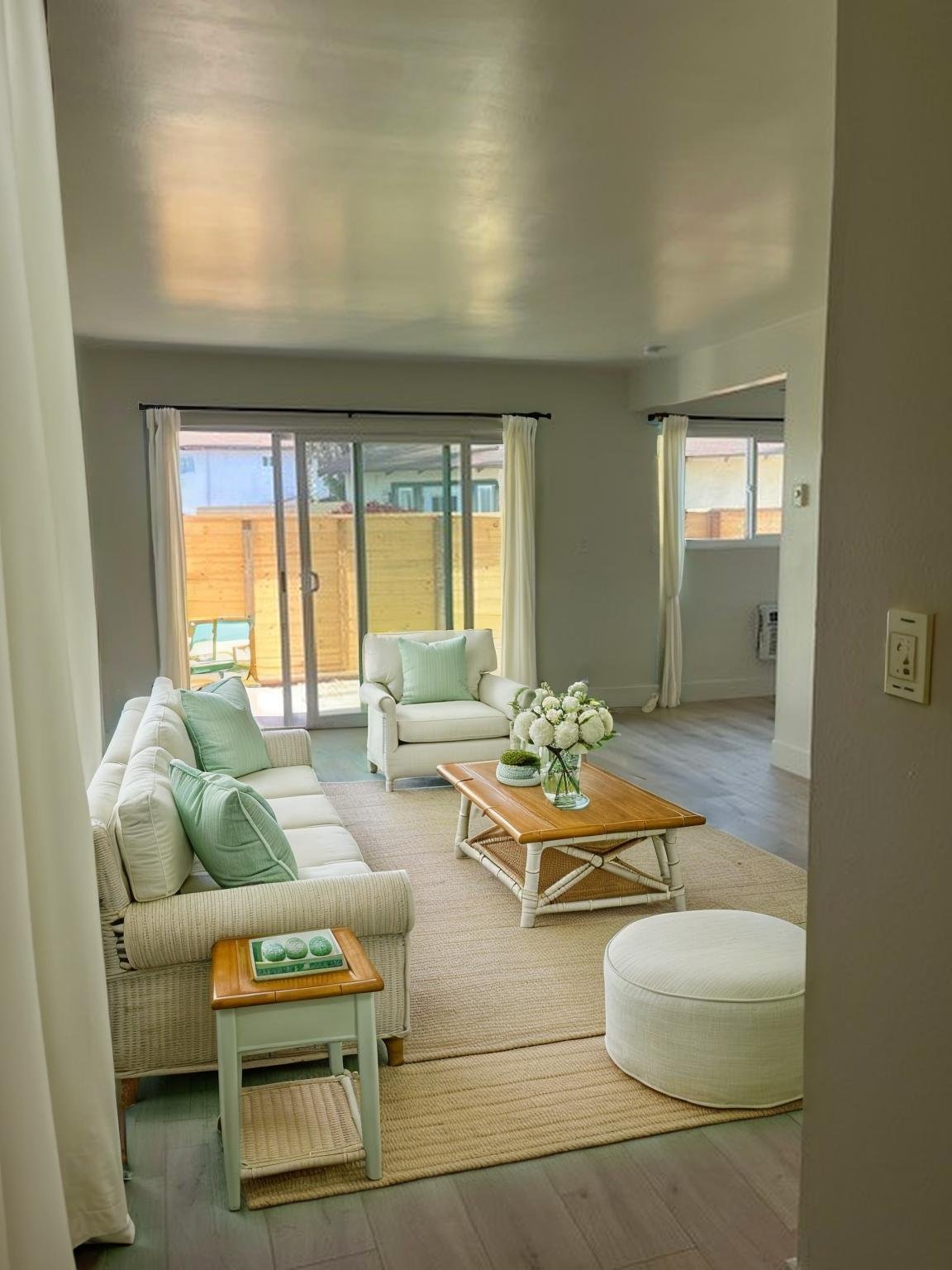 Huntington Bea Apartment: 18881 Mora Kai Lane # 16