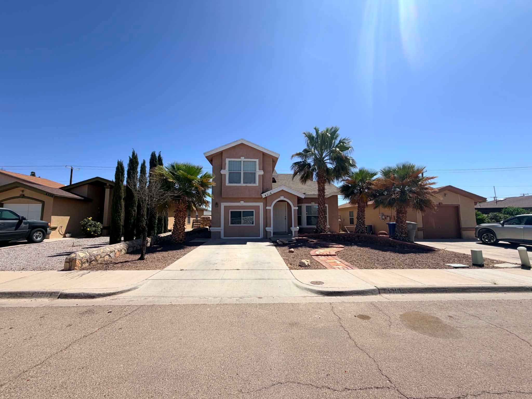 El Paso House: 4516 Lorenzo Ponce Dr