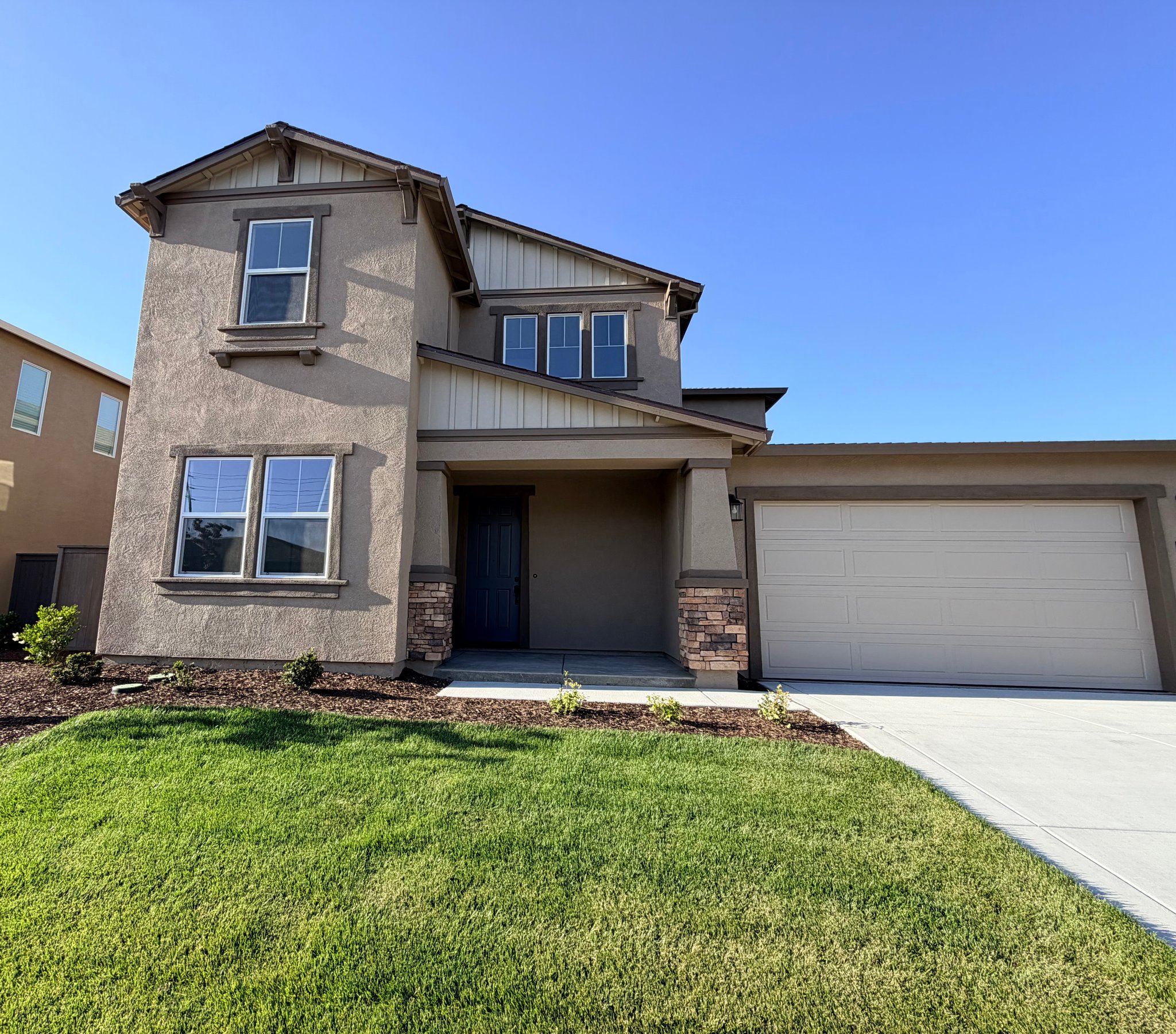 Sacramento Single Room: 5318 Lake Mary Drive