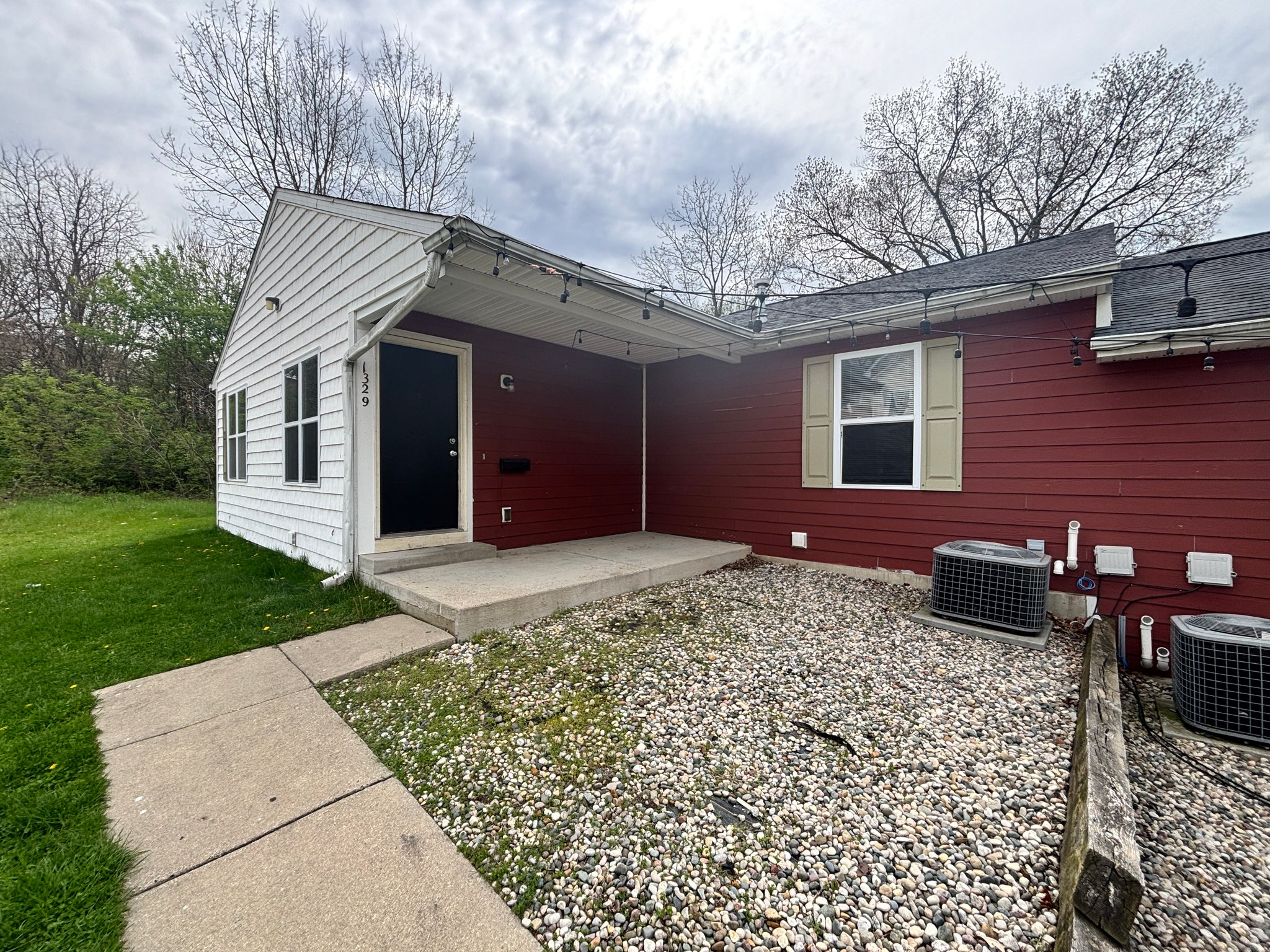 Kalamazoo House: 1329 Fraternity Village