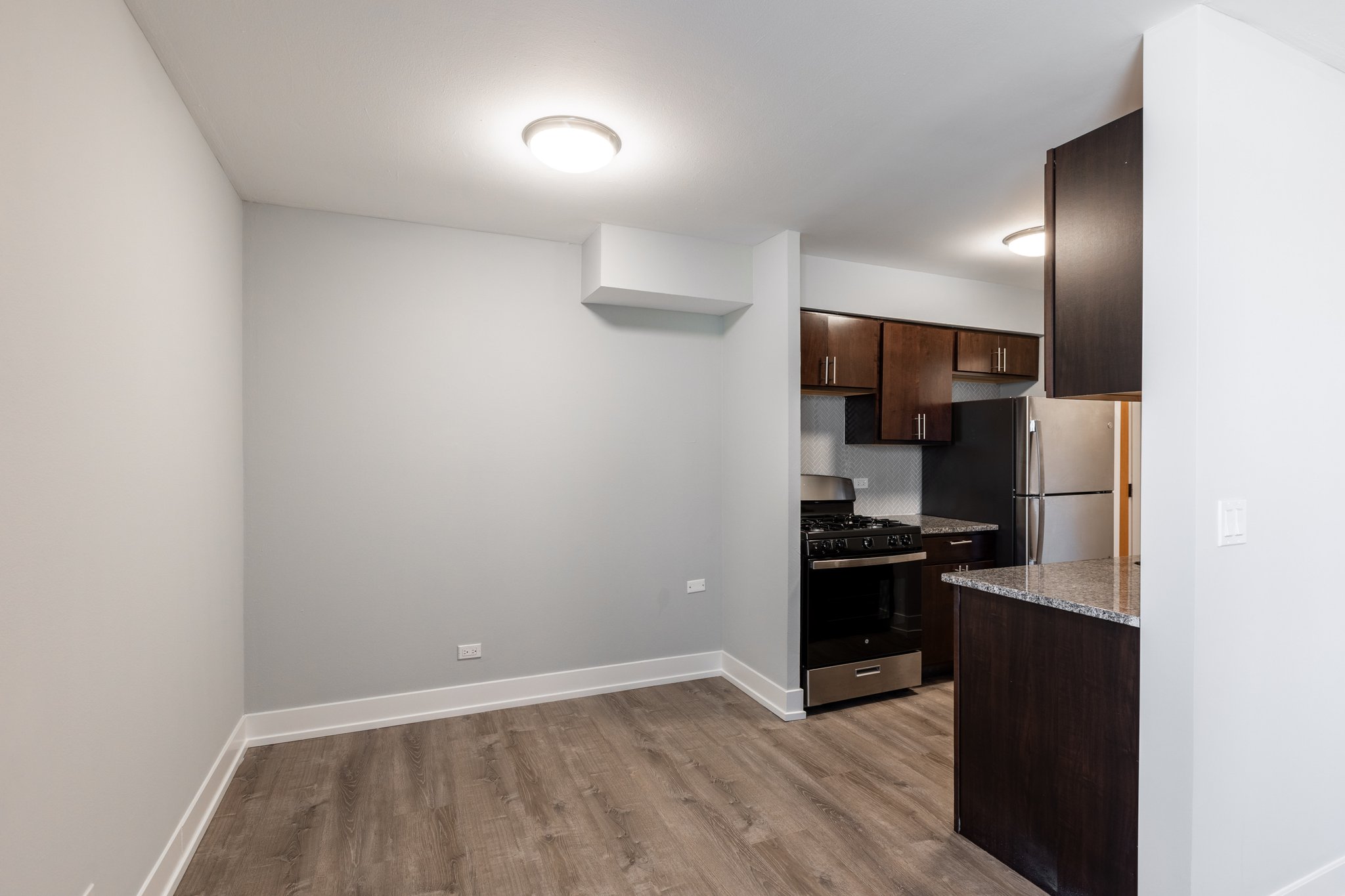Chicago Condo: 530 W Aldine