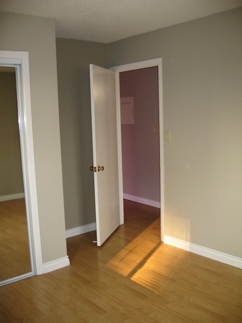Los Angeles Apartment: 2711 Bellevue Ave