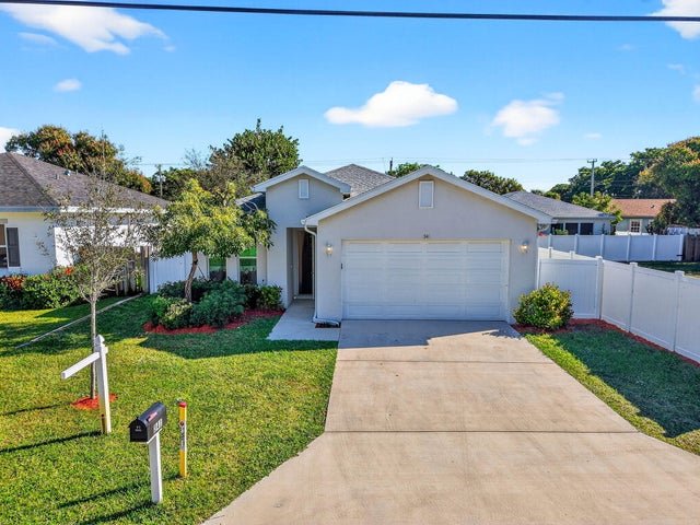 Delray Beach House: 341 Oak Alley