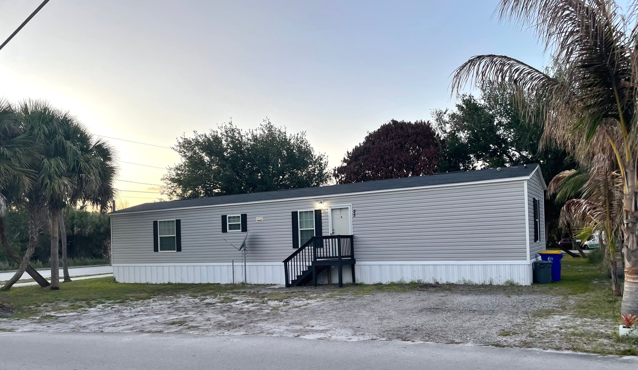 Stuart House: 25 NE 17th St