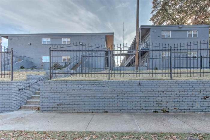 Memphis Apartment: 1433 Court Ave