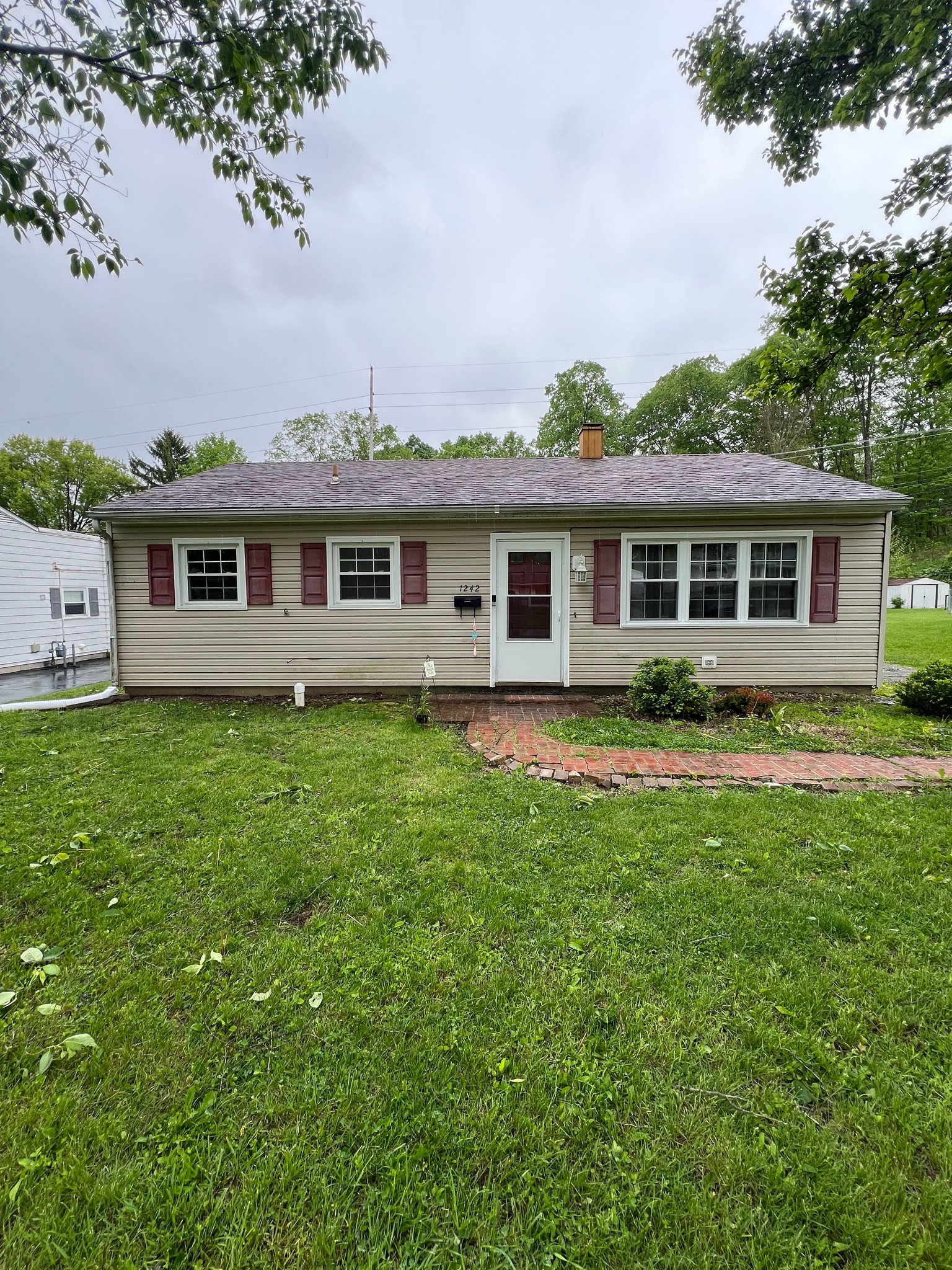 Lancaster House: 1242 E Fair