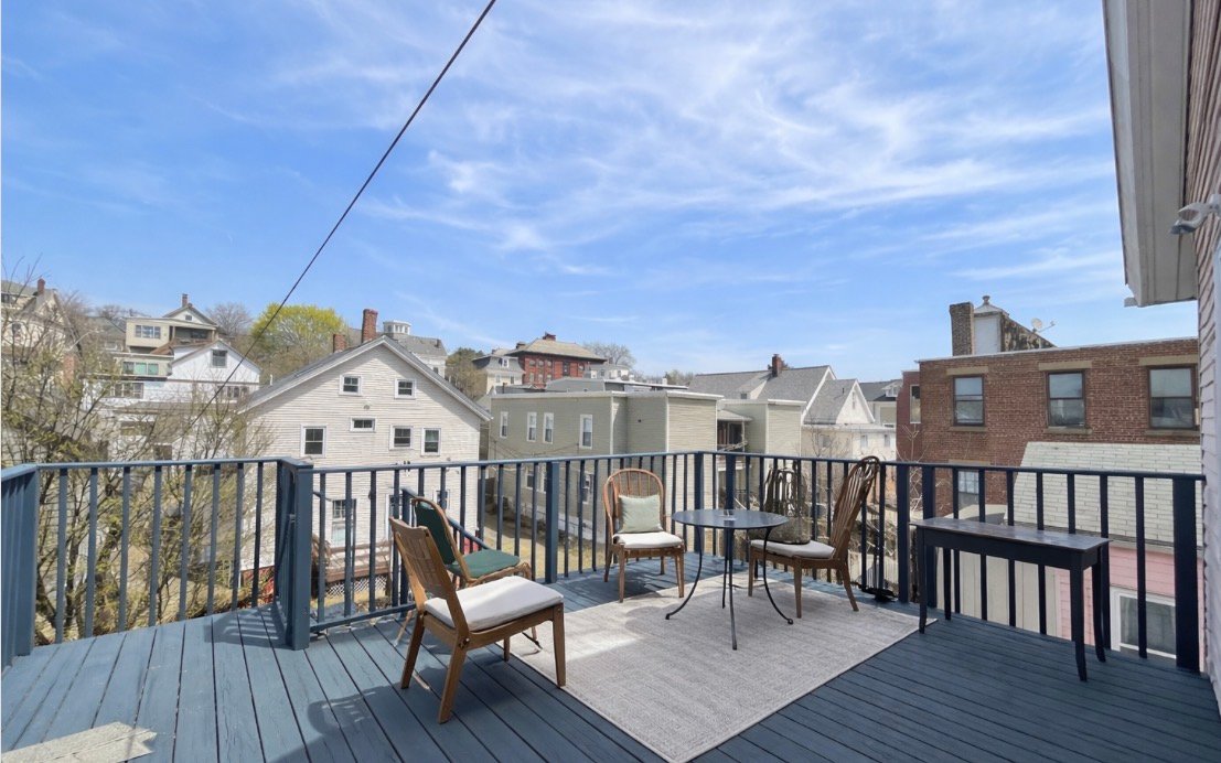 Somerville Apartment: 585 Somerville Ave