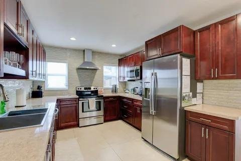 Fort Lauderdale House: 3170 NW 68th Court