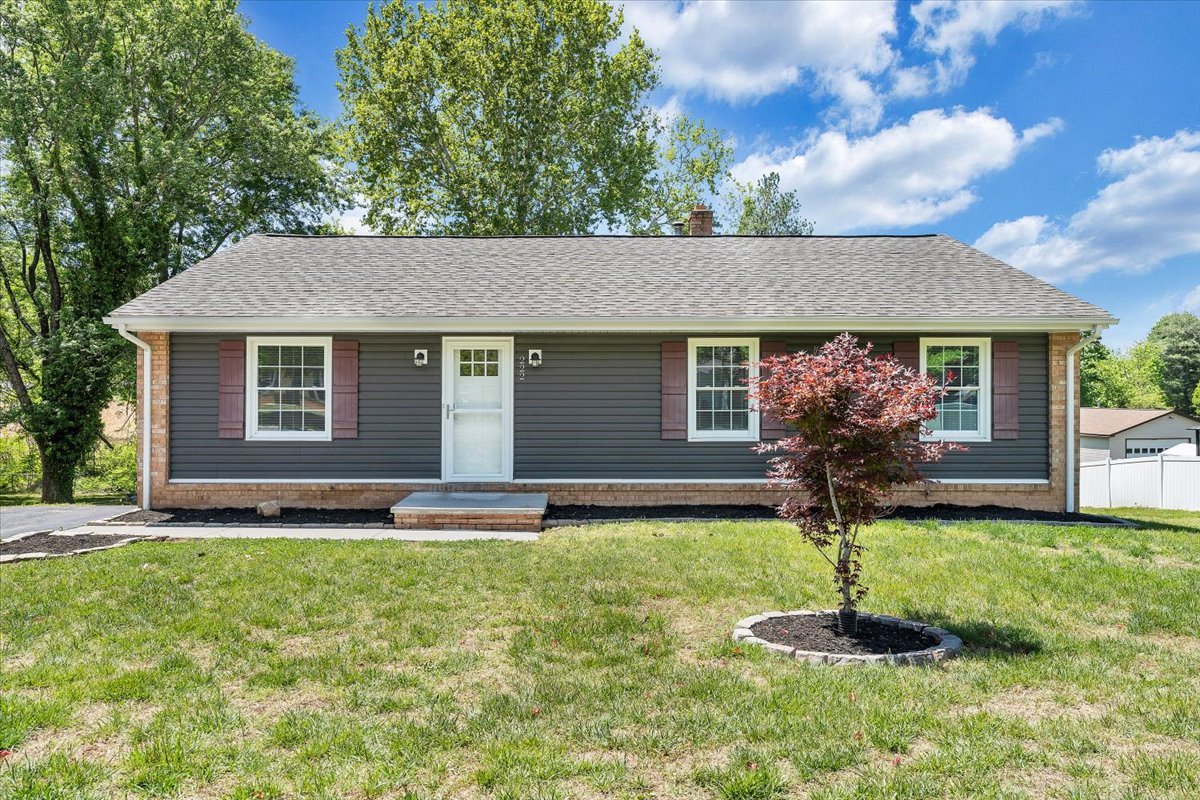 Vinton House: 222 Spring Grove