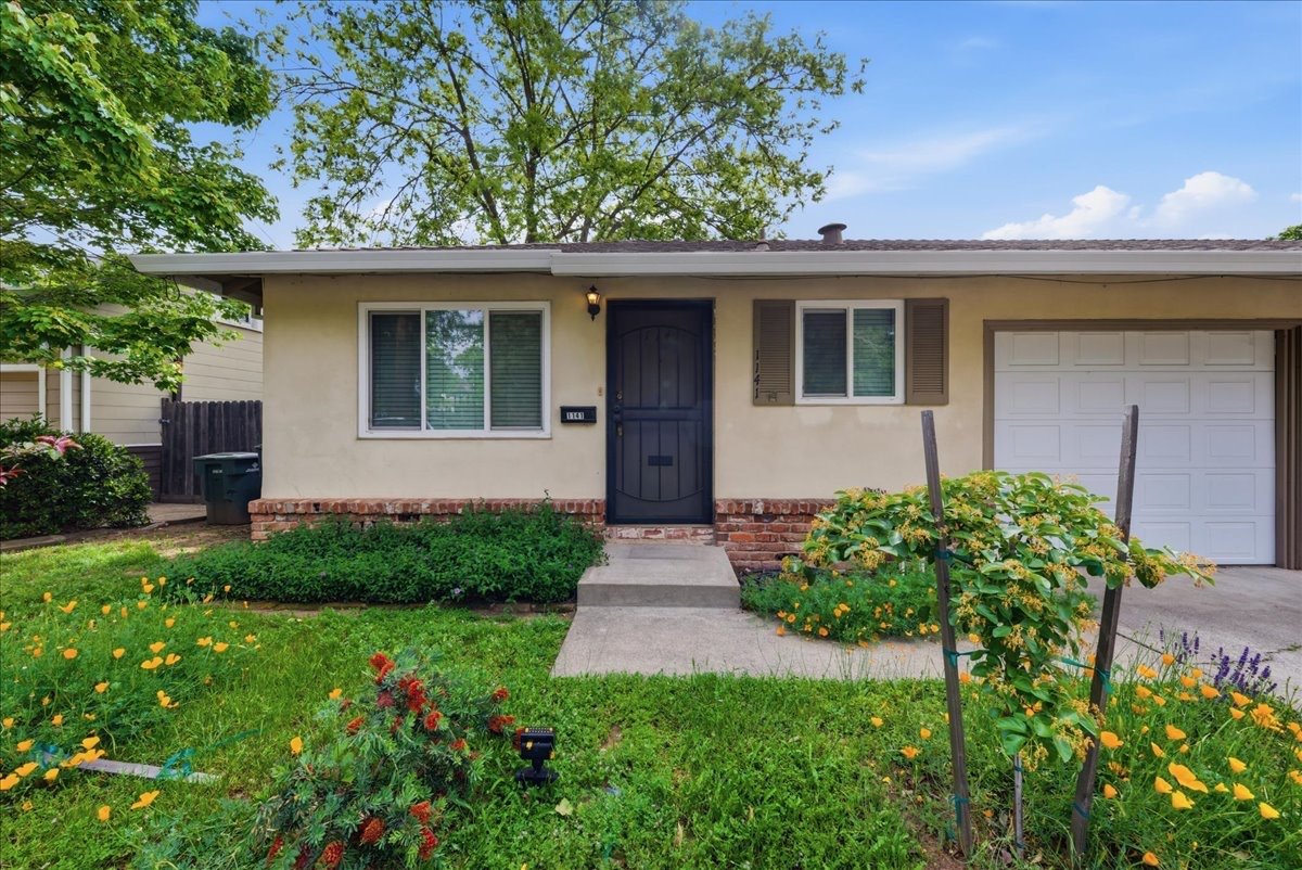 Sacramento Townhome: 1141 Rodeo Way