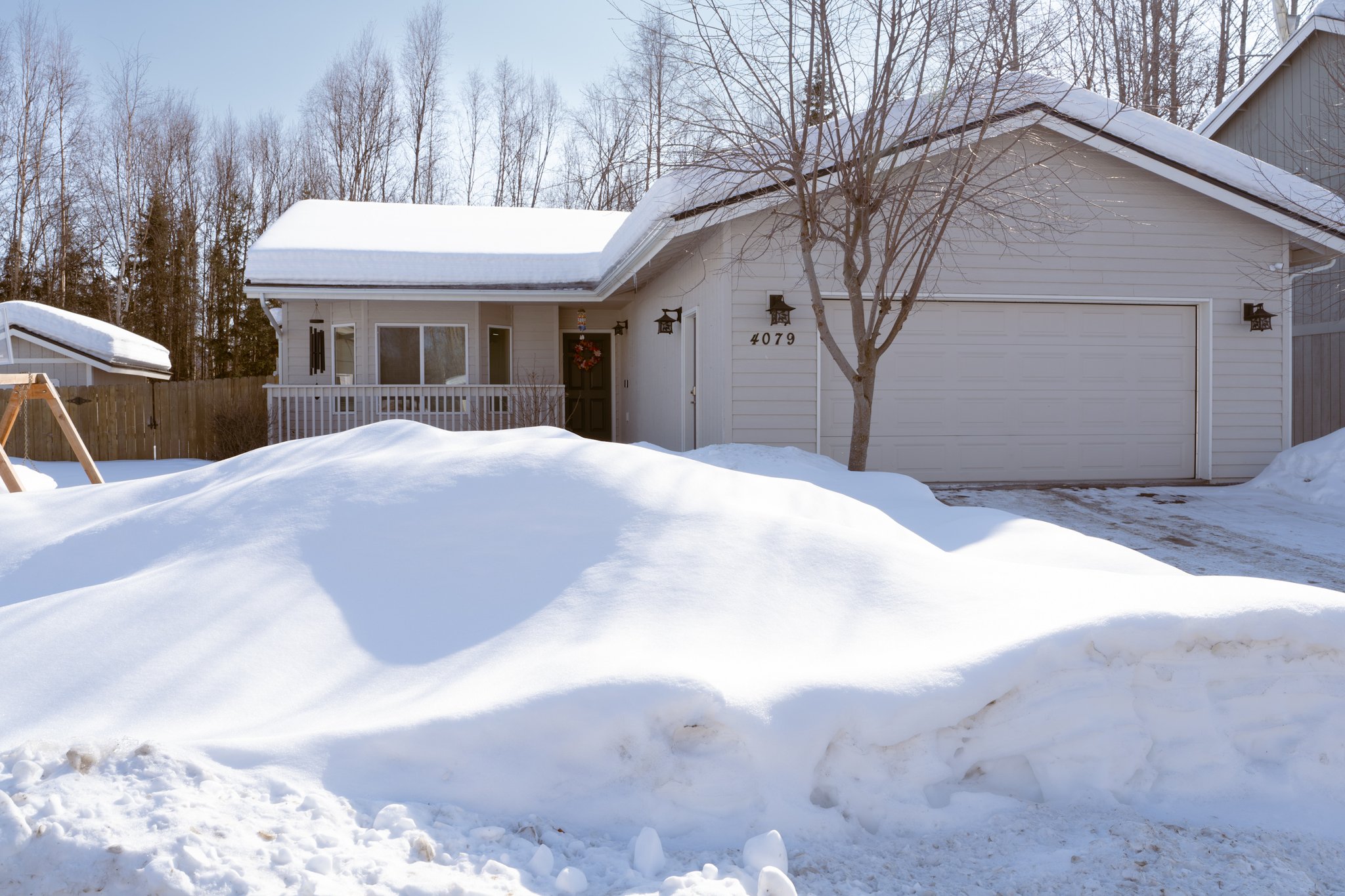 Anchorage House: 4079 Scenic View Dr
