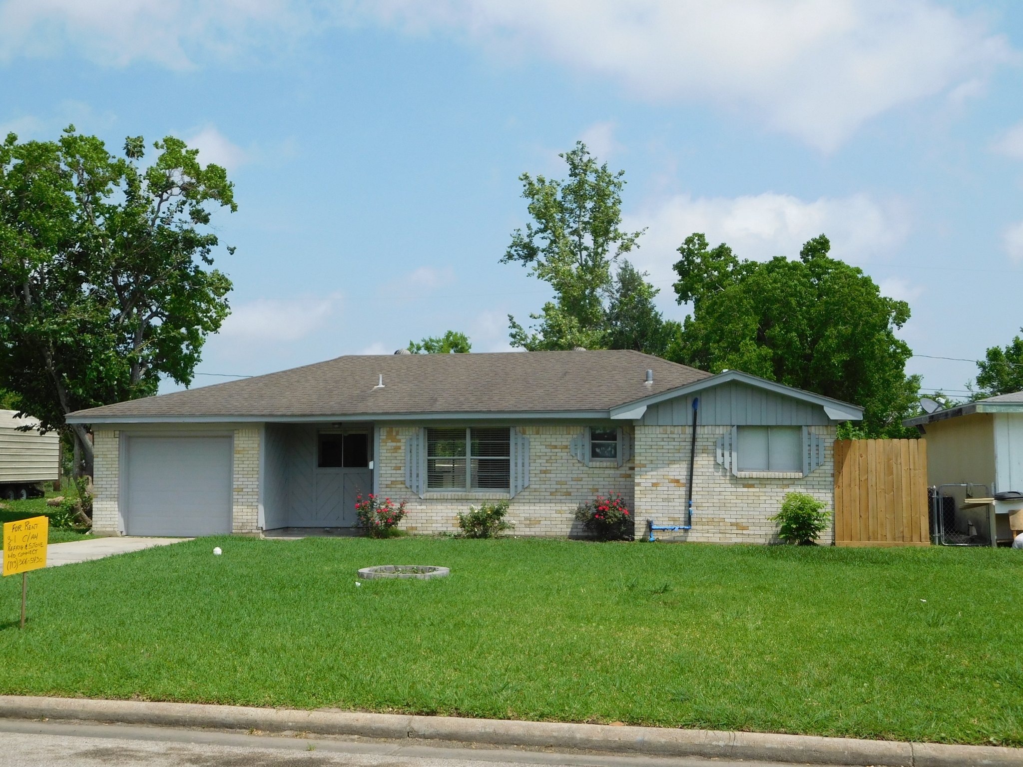 Hitchcock House: 714 Temple Cir