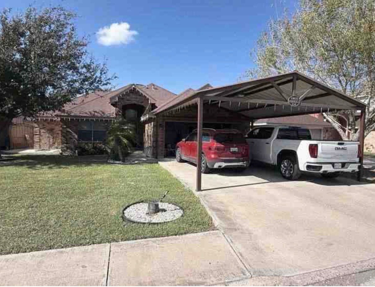 Hidalgo House: 704 S 17th St
