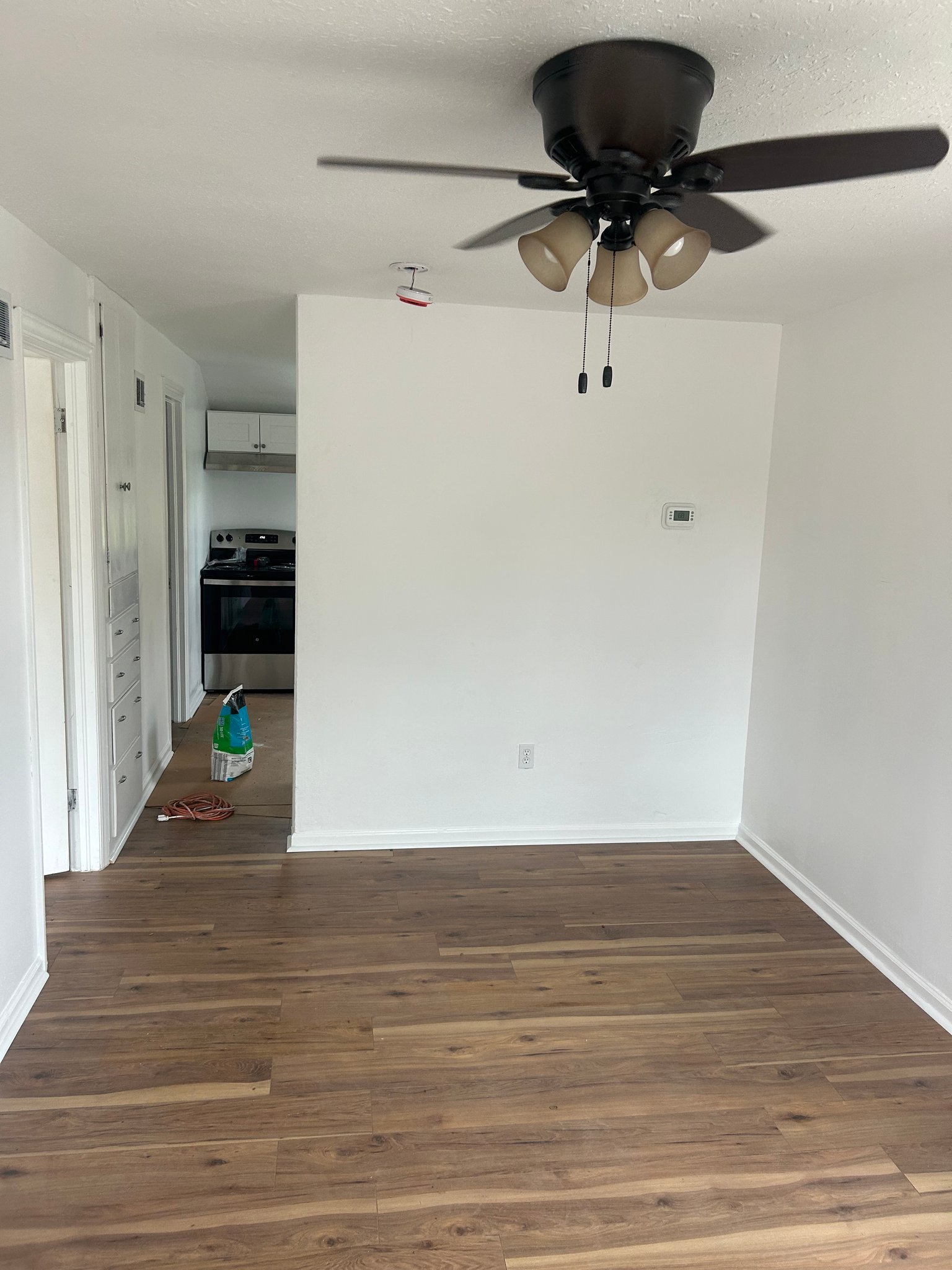 shawnee Apartment: 12605 B Johnson Dr
