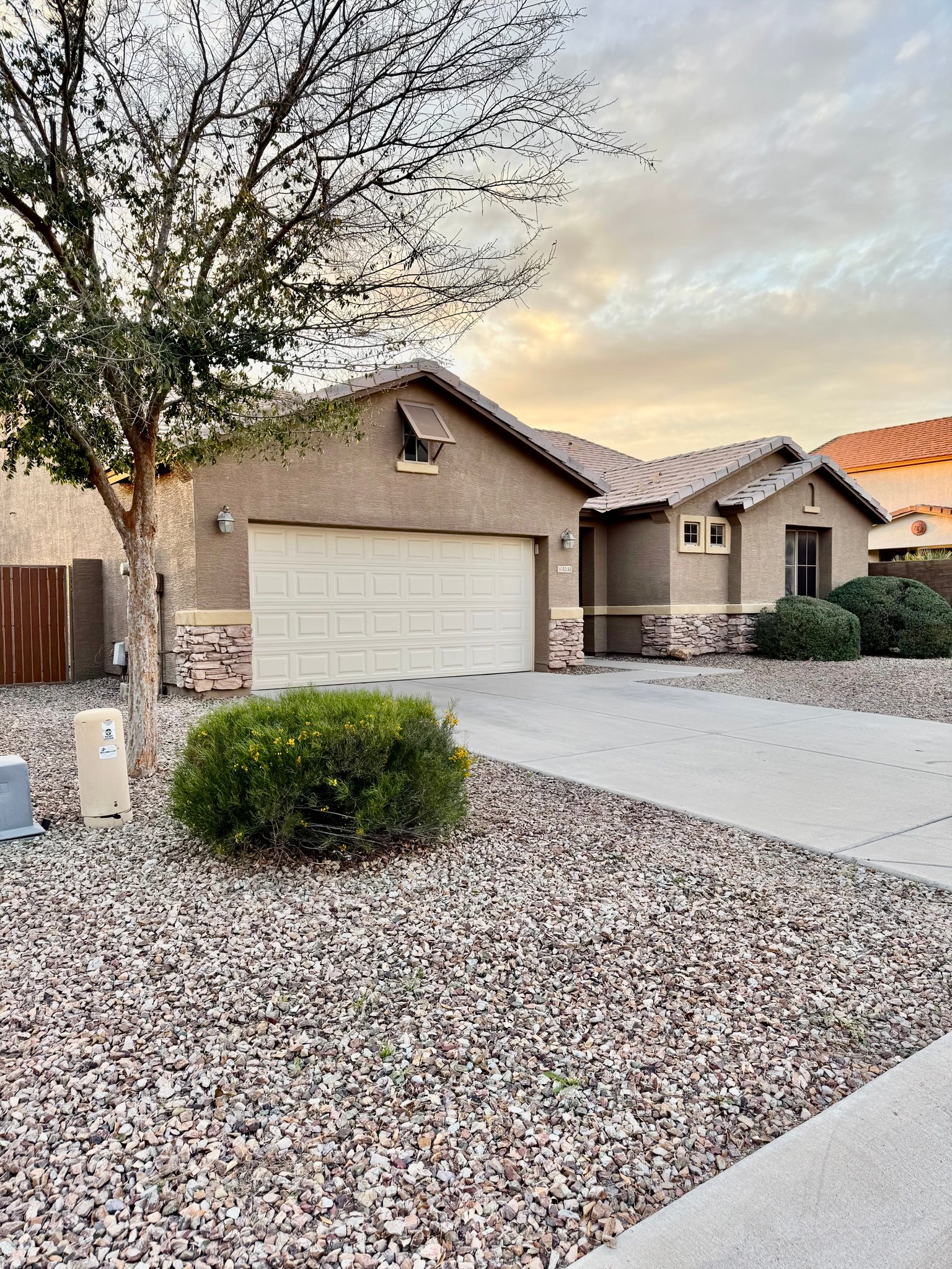 San Tan Valley House: 40148 N Perrone St