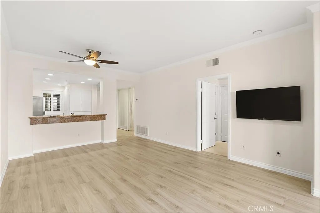 Irvine Condo: 2243 Martin