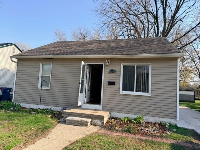 Wayne House: 34295 Glover