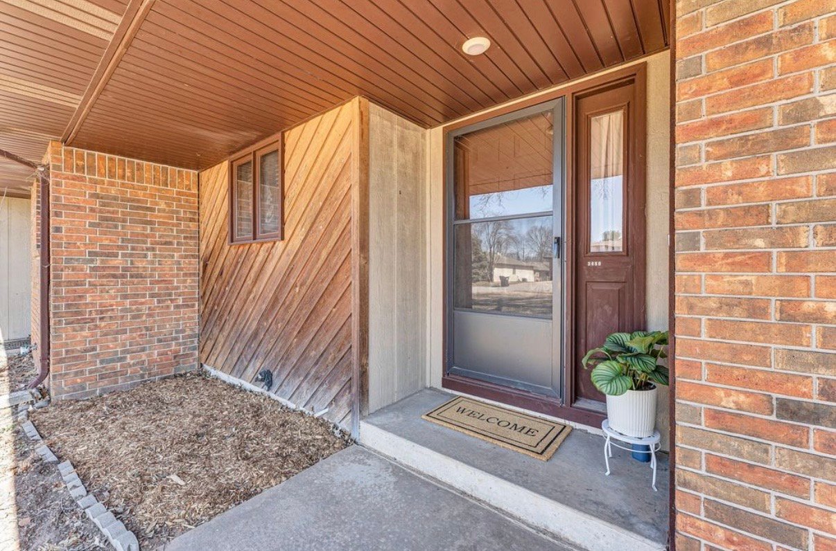 Springfield House: 3480 S Christy Ct